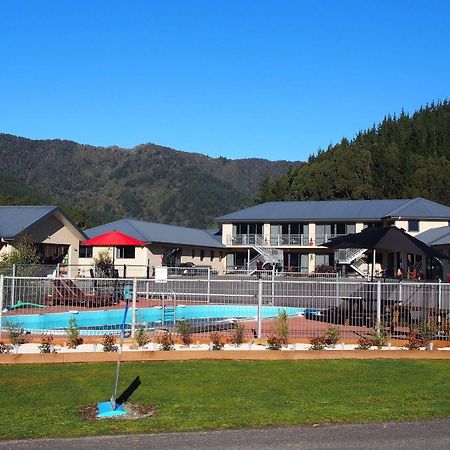 Linkwater Motel And Backpackers Екстериор снимка