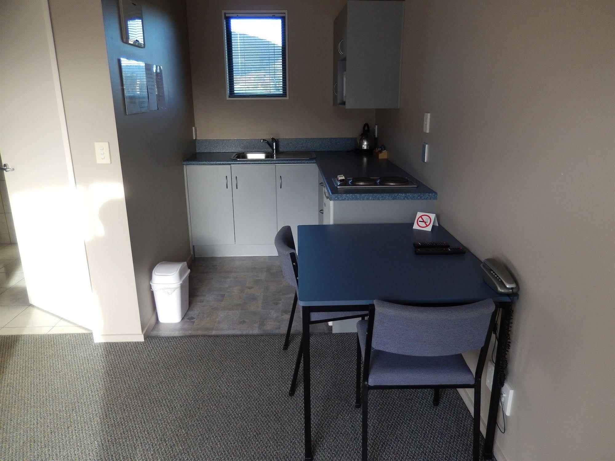Linkwater Motel And Backpackers Екстериор снимка