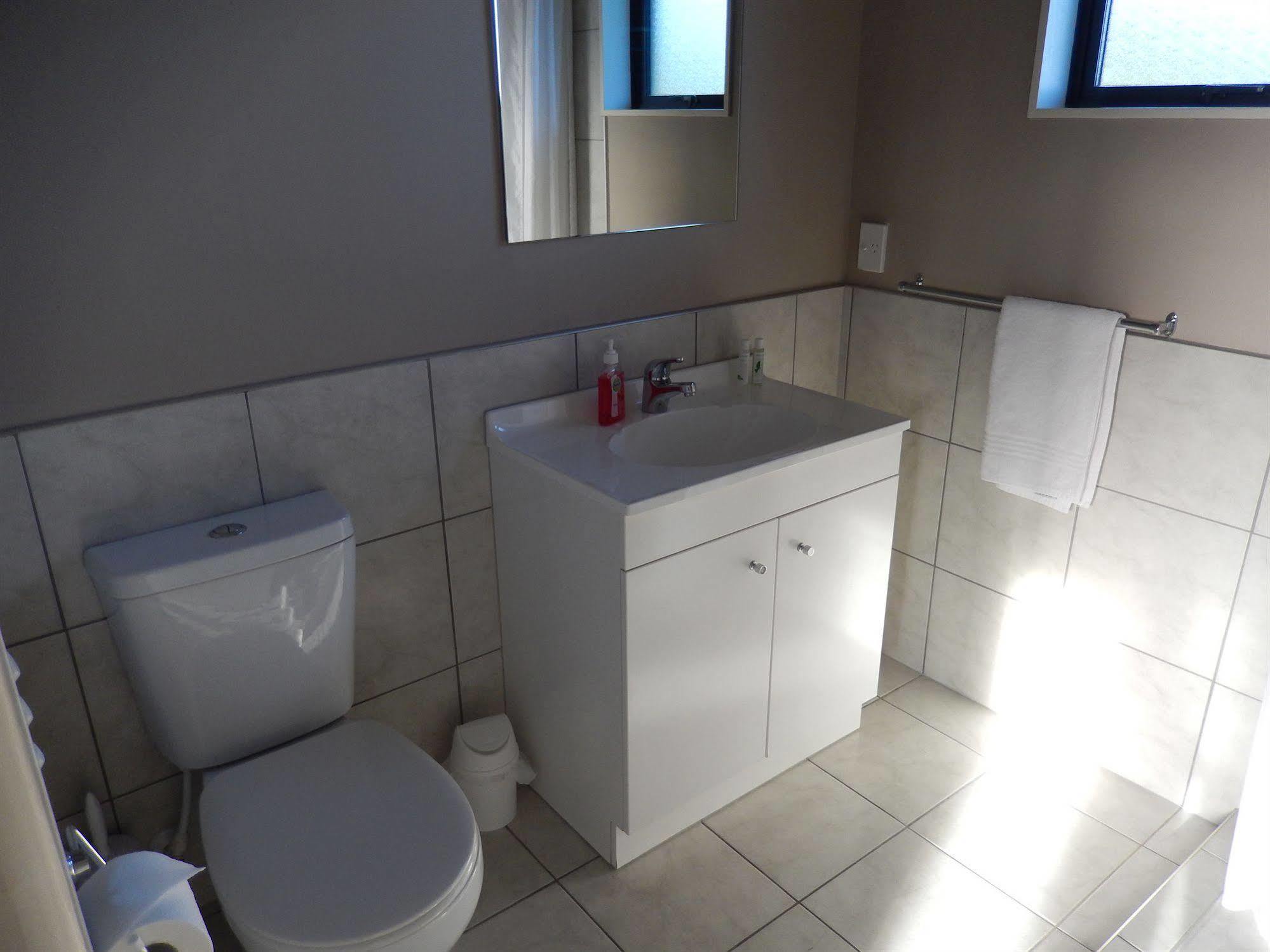 Linkwater Motel And Backpackers Екстериор снимка